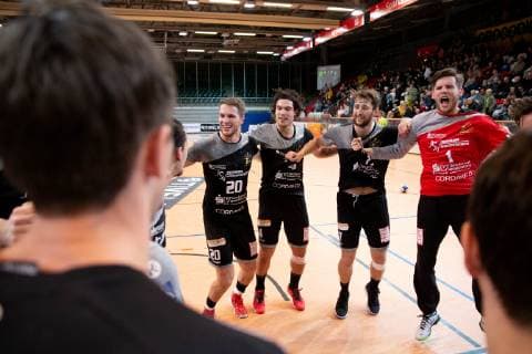 Hagen Germany 09 02 2019 2 Handball Bundesliga 2018 2019 VfL Eintracht Hagen vs. HC Elbflorenz L R Nils Holger Kretschmer Elbflorenz Gabor Pulay Elbflorenz Norman Flödl Floedl Elbflorenz Goalkeeper Hendrik Halfmann Elbflorenz Hagen Nordrhein Westfalen Germany Krollmann Arena