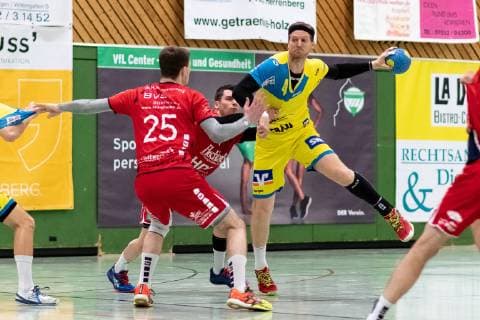 Jan Kussmann SG H2Ku Herrenberg 25 Sandro Muench SG H2Ku Herrenberg 34 Felix Lobedank SG Pforzehim Eutingen 04 SG H2Ku Herrenberg vs SG Pforzehim Eutingen Handball BWOL Maenner 09 02 2019 SG H2Ku Herrenberg vs SG Pforzehim Eutingen Handball BWOL Maenner 09 02 2019 Herrenberg Copyright: xEIBNER WolfgangxFrankx EP_WFK