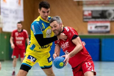 Vincent Wohlfarth SG Pforzehim Eutingen 11 Christian Duerner SG H2Ku Herrenberg 13 SG H2Ku Herrenberg vs SG Pforzehim Eutingen Handball BWOL Maenner 09 02 2019 SG H2Ku Herrenberg vs SG Pforzehim Eutingen Handball BWOL Maenner 09 02 2019 Herrenberg vs SG Pforzehim Eutingen Handball BWOL Maenner 09 02 2019 Herrenberg Copyright: xEIBNER WolfgangxFrankx EP_WFK