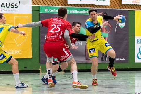 Jan Kussmann SG H2Ku Herrenberg 25 Sandro Muench SG H2Ku Herrenberg 34 Felix Lobedank SG Pforzehim Eutingen 04 SG H2Ku Herrenberg vs SG Pforzehim Eutingen Handball BWOL Maenner 09 02 2019 SG H2Ku Herrenberg vs SG Pforzehim Eutingen Handball BWOL Maenner 09 02 2019 Herrenberg Copyright: xEIBNER WolfgangxFrankx EP_WFK