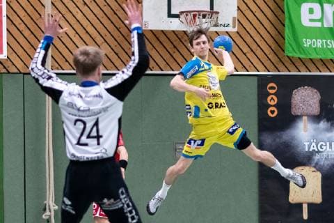 Marvin Heinz SG H2Ku Herrenberg 24 Soeren Schmid SG Pforzehim Eutingen 28 SG H2Ku Herrenberg vs SG Pforzehim Eutingen Handball BWOL Maenner 09 02 2019 SG H2Ku Herrenberg vs SG Pforzehim Eutingen Handball BWOL Maenner 09 02 2019 Herrenberg vs SG Pforzehim Eutingen Handball BWOL Maenner 09 02 2019 Herrenberg Copyright: xEIBNER WolfgangxFrankx EP_WFK