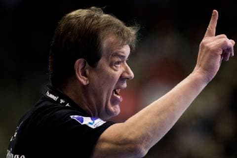 10 02 2019 xfrx Handball EHF Cup Fuechse Berlin St Raphael Var emspor v l Trainer Velimir Petkovic Fuechse Berlin DFL DFB REGULATIONS PROHIBIT ANY USE OF PHOTOGRAPHS as IMAGE SEQUENCES and or QUASI VIDEO Berlin