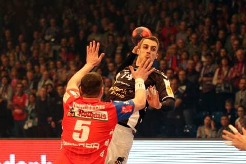Handball 2 Handball Bundesliga 2018 2019 Handball Sportverein Hamburg vs Balingen Weilstetten Romas Kirveliavicius Balingen Weilstetten Lukas Ossenkopp Handball Sportverein Hamburg successful goal throwing Sporthalle Hamburg Hamburg Hamburg