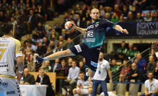 Paul Drux foxes in litter left Alexandru Viorel Simicu Saint Raphael foxes Berlin vs. HCN Constanta EHF Cup Mens 2018 2019 Group stage Men men Handball Germany Max Schmeling Halle Berlin 10 2 2019