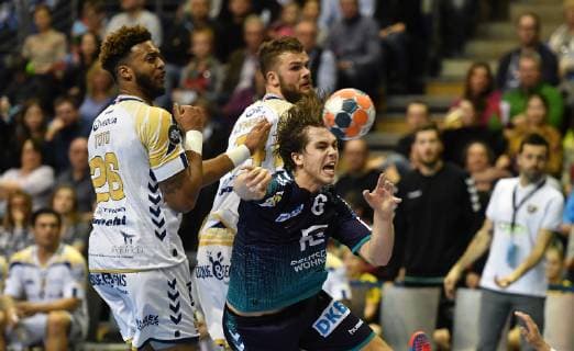 Jacob Tandrup Holm Foxes back litter Jeremy Toto Saint Raphael Alexander Lynggaard Saint Raphael Foxes Berlin vs. HCN Constanta EHF Cup Mens 2018 2019 Group stage Men men Men Handball Germany Germany Max Schmeling Halle Berlin 10 2 2019