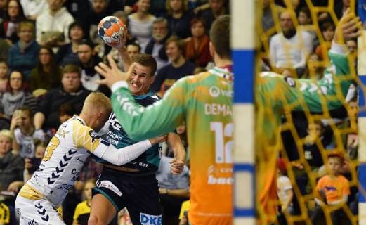 Bjarki Mar Elisson Foxes left litter Hampus Jildenbäck Rapahael Foxes Berlin vs HCN Constanta EHF Cup Mens 2018 2019 Group stage Men men Handball Germany Max Schmeling Halle Berlin 10 2 2019