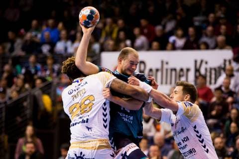 10 02 2019 xfrx Handball EHF Cup Fuechse Berlin St Raphael Var emspor v l Jeremy Toto St Raphael Var Paul Drux Fuechse Berlin DFL DFB REGULATIONS PROHIBIT ANY USE OF PHOTOGRAPHS as IMAGE SEQUENCES and or QUASI VIDEO Berlin