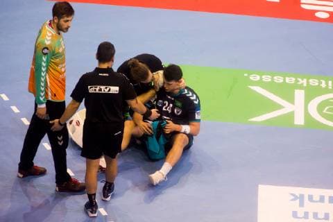 10 02 2019 xfrx Handball EHF Cup Fuechse Berlin St Raphael Var emspor v l Frederik Simak Fuechse Berlin DFL DFB REGULATIONS PROHIBIT ANY USE OF PHOTOGRAPHS as IMAGE SEQUENCES and or QUASI VIDEO Berlin
