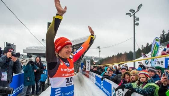 10-02-2019 Oberhof Weltcup Rennschlitten Frauen Tatjana Hüfner ( GER ) Danke *** 10 02 2019 Oberhof World Cup Racing Sled Women Tatjana Huefner GER Thank you