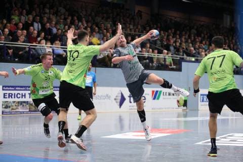 Lukas Boehm DJK Rimpar Woelfe 10 against Yannick Draeger TV Emsdetten 19 left TV Emsdetten vs DJK Rimpar Woelfe Handball 2 Bundesliga 10 02 2019 TV Emsdetten vs DJK Rimpar Woelfe Handball 2 Bundesliga 10 02 2019 Emsdetten Copyright: xEIBNER JanxStrohdiekx EP_JSK