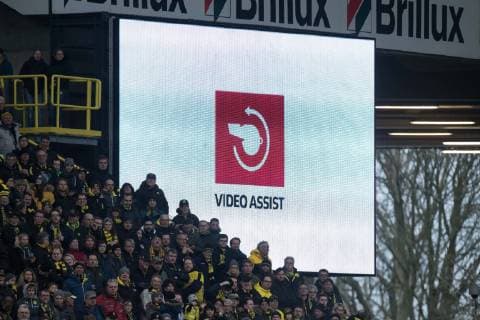 VAR, Video Assistent Referee, Videobeweis, Entscheidung, Video, Beweis, auf der Anzeigetafel, Anzeige, Monitor, Videowand, Screen, Spielstand, Feature, allgemein, Randmotiv, Fussball 1. Bundesliga, 21. Spieltag, Borussia Dortmund (DO) - TSG 1899 Hoffenheim (1899) 3:3, am 09.02.2019 in Dortmund Deutschland. Â *** VAR video assistant referee video proof decision video proof on the scoreboard display monitor video wall screen score feature general edge motif football 1 Bundesliga 21 game Borussia Dortmund DO TSG 1899 Hoffenheim 1899 3 3 on 09 02 2019 in Dortmund Germany Â