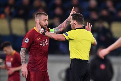 Photo Alfredo Falcone - LaPresse12 02 2019 Roma (Italy SoccerRoma - PortoUefa Champions League 2018 2019 - Olimpico Stadium of RomaIn the pic:de rossi and makkelie  Copyright: xAlfredoxFalcone LaPresse ALFREDOx