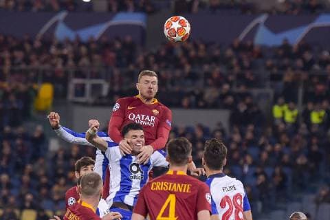 Photo Fabio Rossi AS Roma LaPresse 12 02 2019 Rome (Italy) Soccer Roma-Porto Champions League 2018 2019 - Olimpic Stadium In the pic: Edin Dzeko, Pepe  Copyright: xFabioxRossi ASxRoma LaPresse LaPx