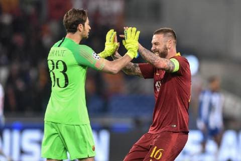 Antonio Mirante and Daniele De Rossi celebrate the victory of AS Roma. Roma 12-2-2019 Stadio Olimpico Football Champions League 2018 2019 round of 16 1st leg AS Roma - Porto Foto Antonietta Baldassarre Insidefoto AntoxBalda