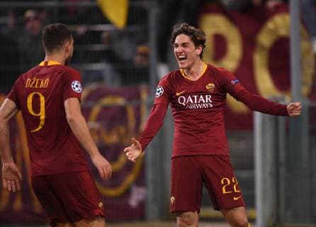 (190213) -- ROME, Feb. 13, 2019 -- Roma s Niccolo Zaniolo (R) celebrates after scoring during the UEFA Champions League round of 16 first leg soccer match between Roma and Porto in Rome, Italy, Feb. 12, 2019. Roma won 2-1. ) (SP)ITALY-ROME-SOCCER-UEFA CHAMPIONS LEAGUE-ROMA VS PORTO AlbertoxLingria 