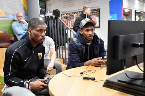 13.02.2019, xemx, eSports VBL Club Championship, FC Augsburg - FSV Mainz 05 emspor, v.l. Kevin Danso (FC Augsburg 38) und Reece Oxford (FC Augsburg 5) beim zocken (DFL DFB REGULATIONS PROHIBIT ANY USE OF PHOTOGRAPHS as IMAGE SEQUENCES and or QUASI-VIDEO) Augsburg *** 13 02 2019 xemx eSports VBL Club Championship FC Augsburg FSV Mainz 05 emspor v l Kevin Danso FC Augsburg 38 and Reece Oxford FC Augsburg 5 playing DFL DFB REGULATIONS PROHIBIT ANY USE OF PHOTOGRAPHS as IMAGE SEQUENCES and or QUASI VIDEO Augsburg