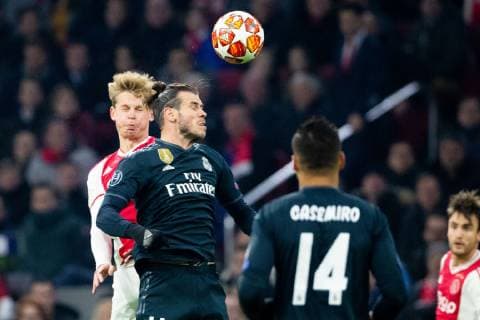 Frenkie de Jong of Ajax, Gareth Bale of Real Madrid during the UEFA Champions League round of 16 match Ajax Amsterdam and Real Madrid at the Johan Cruijff Arena on February 13, 2019 in Amsterdam, The Netherlands UEFA Champions League 2018 2019 xVIxVIxImagesx xTomxBodexMultimediaxIVx 13619601