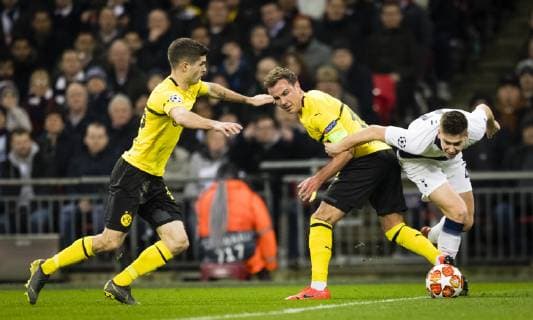 London 13 02 2019 Christian Pulisic BvB Mario Götze BvB Juan Foyth Hotspur Tottenham Hotspur Borussia Dortmund