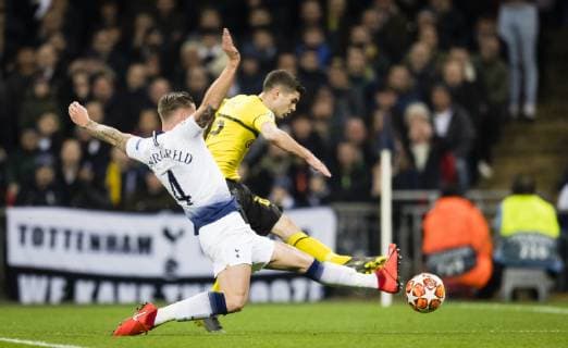 London 13 02 2019 Christian Pulisic BvB Toby Alderweireld Hotspur Tottenham Hotspur Borussia Dortmund