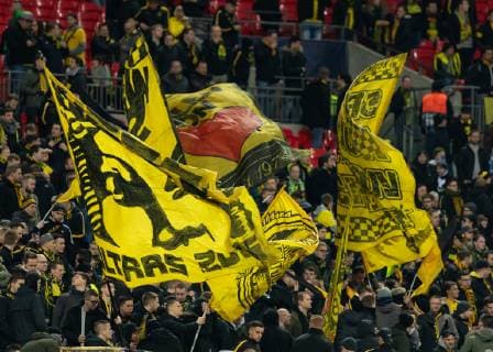 Football - 2018 2019 UEFA Champions League - Round of Sixteen, First Leg: Tottenham Hotspur vs. Borussia Dortmund Borussia Dortmund fans ahead of kick off make themselves heard at Wembley Stadium. COLORSPORT DANIEL BEARHAM  csp_tot_dor_130219_