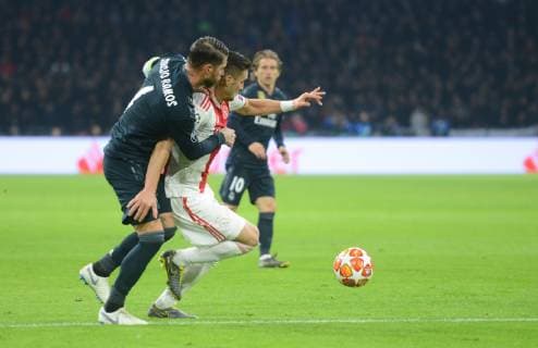 Amsterdam The Netherlands 13th February 2019. Champions League AFC Ajax Amsterdam vs Real Madrid. Dusan Tadic attacks for one of the best chances of the first half. 