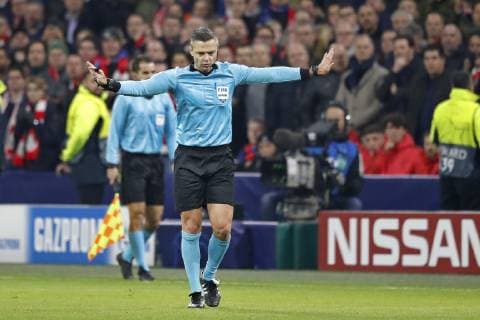 AMSTERDAM, Ajax - Real Madrid, football, Champions League Season 2018 2019, 13-02-2019, Johan Cruijff Arena. referee Damir Skomina gives free kick to Real Madrid for offside during 1-0 score during the game Ajax - Real Madrid. Ajax - Real Madrid  x2820786x