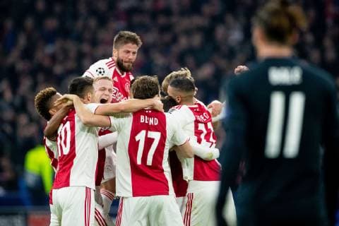 David Neres of Ajax, Dusan Tadic of Ajax, Donny van de Beek of Ajax, Lasse Schone of Ajax, Daley Blind of Ajax, Nico Tagliafico of Ajax, Hakim Ziyech of Ajax during the UEFA Champions League round of 16 match Ajax Amsterdam and Real Madrid at the Johan Cruijff Arena on February 13, 2019 in Amsterdam, The Netherlands UEFA Champions League 2018 2019 xVIxVIxImagesx xTomxBodexMultimediaxIVx 13619935