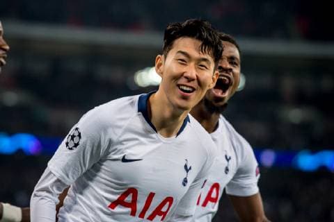 Sport Bilder des Tages Son Heung-Min of Tottenham Hotspur celebrates scoring the opening goal during the UEFA Champions League round of 16 match between Tottenham Hotspur and Borussia Dortmund at Wembley Stadium, London, England on 13 February 2019. Copyright: xSalvioxCalabresex 22920021