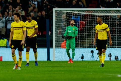 England London 13 02 2019 UEFA Champions League 2018 19 Season Round of 16 First leg Tottenham Hotspur FC BV Borussia Dortmund Thomas Delaney BVB Dan Axel Zagadou BVB Goalkeeper Roman Buerki BVB Abdou Diallo BVB disappointed after conceding goal to 1 0 DeFodi048
