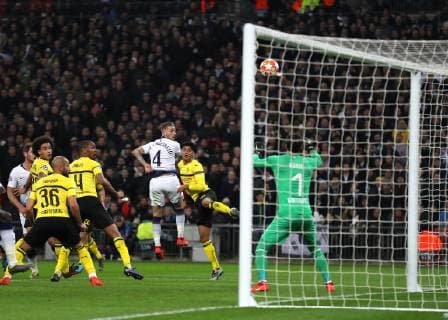 13th February 2019, Wembley Stadium, London England; UEFA Champions League football, Tottenham Hotspur versus Borussia Dortmund; Toby Alderweireld of Tottenham Hotspur with a header on goal from a cross  ActionPlus12105203 JohnxPatrickxFletcher