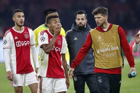 AMSTERDAM, Ajax - Real Madrid, football, Champions League Season 2018 2019, 13-02-2019, Johan Cruijff Arena. Ajax player David Neres (C) dejected after the game Ajax - Real Madrid (1-2). Ajax - Real Madrid  x2821038x