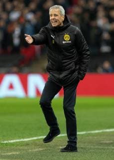 Football - 2018 2019 UEFA Champions League - Round of Sixteen, First Leg: Tottenham Hotspur vs. Borussia Dortmund Lucien Favre, Manager of Borussia Dortmund, shows his frustration at his teams performance at Wembley Stadium. COLORSPORT DANIEL BEARHAM  csp_tot_dor_130219_