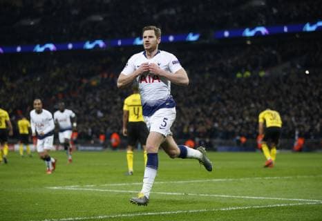(190214) -- LONDON, Feb. 14, 2019 (Xinhua) -- Tottenham Hotspur s Jan Vertonghan celebrates after scoring the second goal during the UEFA Champions League Round of 16 first Leg match between Tottenham Hotspur and Borussia Dortmund at Wembley Stadium in London, Britain on Feb. 13, 2019. Tottenham Hotspur won 3-0. (Xinhua Matthew Impey) (SP) BRITAIN-LONDON-FOOTBALL-UEFA CHAMPIONS LEAGUE-TOTTENHAM VS DORTMUND 
