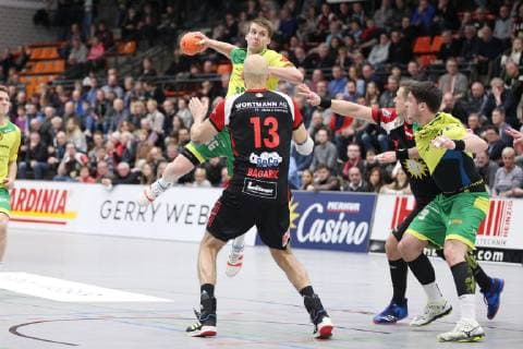 Tim Stefan VfL Eintracht Hagen 36 against Marko Bagaric TuS N Luebbecke 13 front TuS N Luebbecke vs VfL Eintracht Hagen Handball 2 Bundesliga 15 02 2019 TuS N Luebbecke vs VfL Eintracht Hagen Handball 2 Bundesliga 15 02 2019 Luebbecke Copyright: xEIBNER JanxStrohdiekx EP_JSK