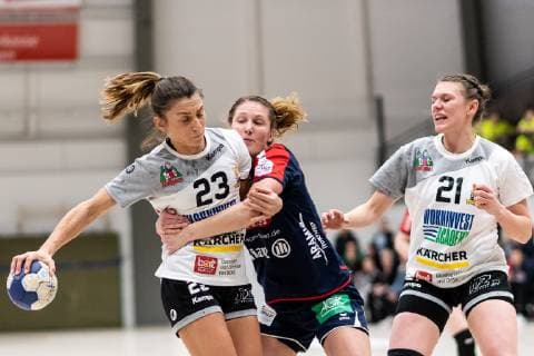 Simona Nikolovska VfL Waiblingen 23 Saskia Putzke SG H2Ku Herrenberg Kuties 21 Louisa de Bellis VfL Waiblingen 21 VfL Waiblingen Tigers vs SG H2Ku Herrenberg Kuties Handball 2 Bundesliga Women HBF Season 18 19 15 02 2019 VfL Waiblingen Tigers vs SG H2Ku Herrenberg Kuties Handball 2 Bundesliga Women HBF Season 18 19 15 02 2019 Waiblingen Copyright: xEIBNER WolfgangxFrankx EP_WFK