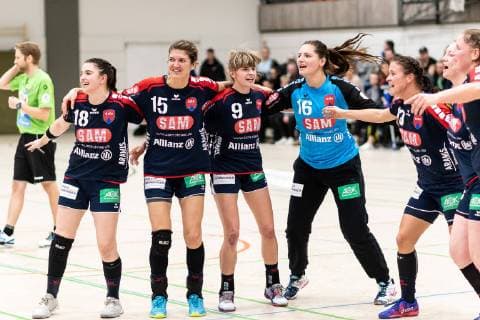 Lea Neubrander SG H2Ku Herrenberg Kuties 18 Jurate Zilinskaite SG H2Ku Herrenberg Kuties 15 Katrin Friedrich SG H2Ku Herrenberg Kuties 09 Dora Elbert SG H2Ku Herrenberg Kuties 16 Lisa Gebhard SG H2Ku Herrenberg Kuties 19 Jubel nach Spielende VfL Waiblingen Tigers vs SG H2Ku Herrenberg Kuties Handball 2 Bundesliga Women HBF Season 18 19 15 02 2019 VfL Waiblingen Tigers vs SG H2Ku Herrenberg Kuties Handball 2 Bundesliga Women HBF Season 18 19 15 02 2019 Waiblingen Copyright: xEIBNER WolfgangxFrankx EP_WFK