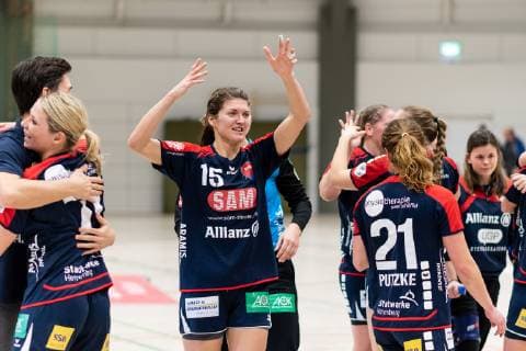 Jurate Zilinskaite SG H2Ku Herrenberg Kuties 15 Jubel nach Spielende SiegesjubelVfL Waiblingen Tigers vs SG H2Ku Herrenberg Kuties Handball 2 Bundesliga Women HBF Saison 18 19 15 02 2019 VfL Waiblingen Tigers vs SG H2Ku Herrenberg Kuties Handball 2 Bundesliga Women HBF Saison 18 19 15 02 2019 Waiblingen Copyright: xEIBNER WolfgangxFrankx EP_WFK