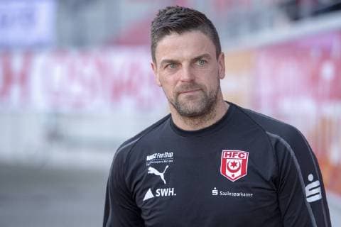Torsten Ziegner Chief Coach HFC in HFC Hallescher FC vs VfL Sportfreunde Lotte von 1929 e V 16 02 2019 Football GER Saison 2018 2019 3 Bundesliga 24 Spieltag DFL REGULATIONS PROHIBIT ANY USE OF PHOTOGRAPHS as IMAGE SEQUENCES and or QUASI VIDEO Copyright xVIADATA xHolgerxJohn Halle Saale Sachsen Anhalt Germany