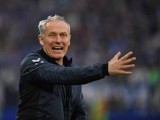FC Schalke 04 SC Freiburg 16 02 2019 Coach Christian Streich SCF furiously screams DFL REGULATIONS PROHIBIT ANY USE OF PHOTOGRAPHS AS IMAGE SEQUENCES AND OR QUASI VIDEO HM