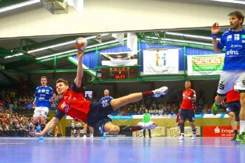 Goalscrew by Yannick Pust Wilhelmshaven right Jan Faith Aue Handball 2 Liga 2018 19 EHV Aue Wilhelmshavener HV am 16 2 2019 EHV Aue Wilhelmshavener HV