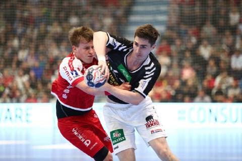 Philipp Bauer Hamburg in duel with Mattis Michel Ferndorf TuS Ferndorf Handball Sport Verein Hamburg Handball 2 League 16 02 2019 TuS Ferndorf Handball Sport Verein Hamburg Handball 2 League 16 02 2019 Gummersbach Copyright: xEIBNER RenexWeissx EP_RWS