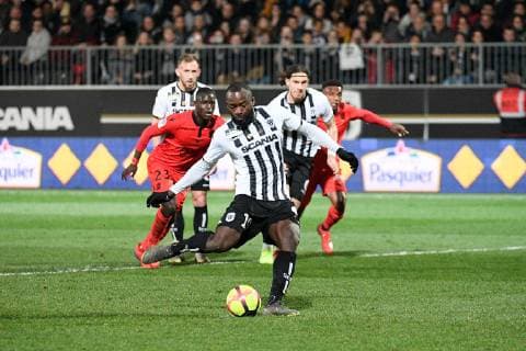 19 STEPHANE BAHOKEN (SCO) - PENALTY - BUT FOOTBALL : Angers vs Nice - Ligue 1 Conforama - 16 02 2019 FEP Panoramic 