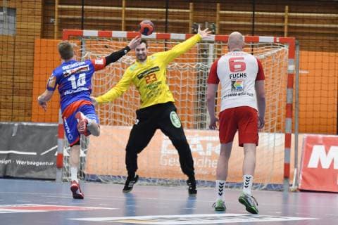 Oddur Gretarsson HBW Balingen Weilstetten in a seven meter throw against Oliver Krechel ASV Hamm Westfalen HBW Balingen Weilstetten vs. ASV Hamm Westfalen 2 Handball Bundesliga 22 Matchday 16 02 2019 HBW Balingen Weilstetten vs. ASV Hamm Westfalen 2 Handball Bundesliga 22 Matchday 16 02 2019 Balingen Copyright: xEIBNER Florian_Schustx EP_SCHUST