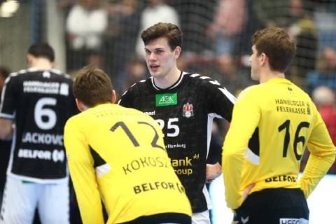 Disappointed Hamburg players after defeat against Ferndorf from left Blazenko Lackovic Hamburg Marcel Kokoszka Hamburg Finn Wullenweber Hamburg Lukas Baatz Hamburg TuS Ferndorf Handball Sport Verein Hamburg Handball 2 Liga 16 02 2019 TuS Ferndorf Handball Sport Verein Hamburg Handball 2 Liga 16 02 2019 Gummersbach Copyright: xEIBNER RenexWeissx EP_RWS