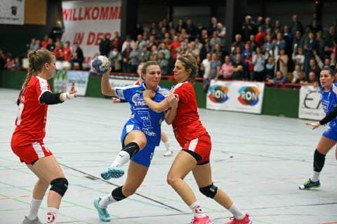 SSP Neurotthalle Ketsch Kurpfalz Bears HC Rödertal Rödertal 27 Jessica Jander Ketsch 17 Samira Brand 77 Carmen Moser Lenhardt Eibner GER 2 League Kurpfalz Bears HC Roedertal Ketsch Copyright: xLenhardt xEibner-Pressefotox ep_eer