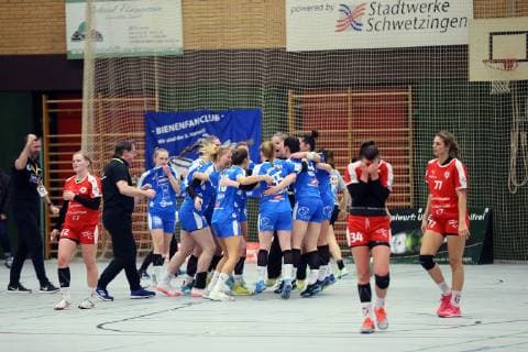 Cheers at Roedertal after the final whistle SSP Neurotthalle Ketsch Kurpfalz Bears HC Rödertal Lenhardt Eibner GER 2 League Kurpfalz Bears HC Roedertal Ketsch Copyright: xLenhardt xEibner-Pressefotox ep_eer