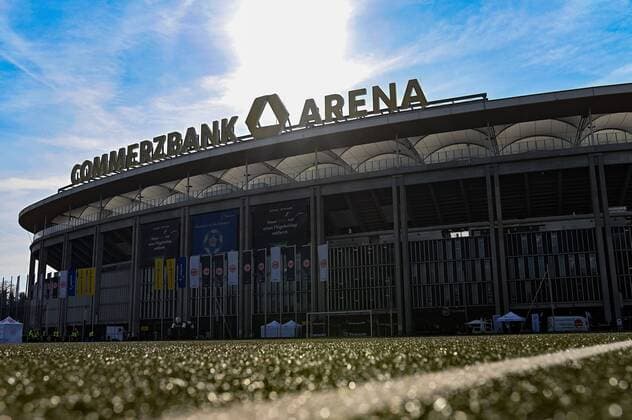 17 02 2019 xjhx Football 1 Bundesliga Eintracht Frankfurt Borussia Moenchengladbach emspor v l Stadium outdoor DFL DFB REGULATIONS PROHIBIT ANY USE OF PHOTOGRAPHS as IMAGE SEQUENCES and or QUASI VIDEO Frankfurt am Main