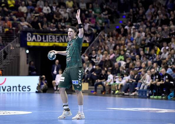 17 02 2019 xlakx Handball HBL Fuechse Berlin VfL Gummersbach emspor v l gestekuliert Frederik Simak Fuechse Berlin 24 Berlin