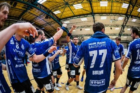 Handball 2 Bundesliga Men Season 2018 2019 Dessau Rosslauer HV 06 VfL Lübeck Schwartau VfL Lübeck Schwartau cheering during the season 2018 2019 in the Handball 2 Bundesliga Men between Dessau Rosslauer HV 06 and VfL Lübeck Schwartau in the Anhalt Arena on 17 February 2019 in Bauhausstadt Dessau Sachsen Anhalt Saxony Anhalt Germany Germany