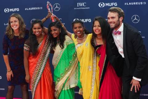Sport Bilder des Tages (190219) -- MONACO, Feb. 19, 2019 -- Rose Gastler, Neeta Kumari, Radha Kumari, Konika Kumari, Hema Kumari and Franz Gastler of Indian for development programme Yuwa, show the trophy after winning the Sport for Good Award at the 2019 Laureus World Sports Awards ceremony in Monaco, Feb. 18, 2019. The 2019 Laureus World Sports Awards were unveiled in Monaco on Monday. ) (SP)MONACO-WORLD SPORTS AWARDS ZhengxHuansong 